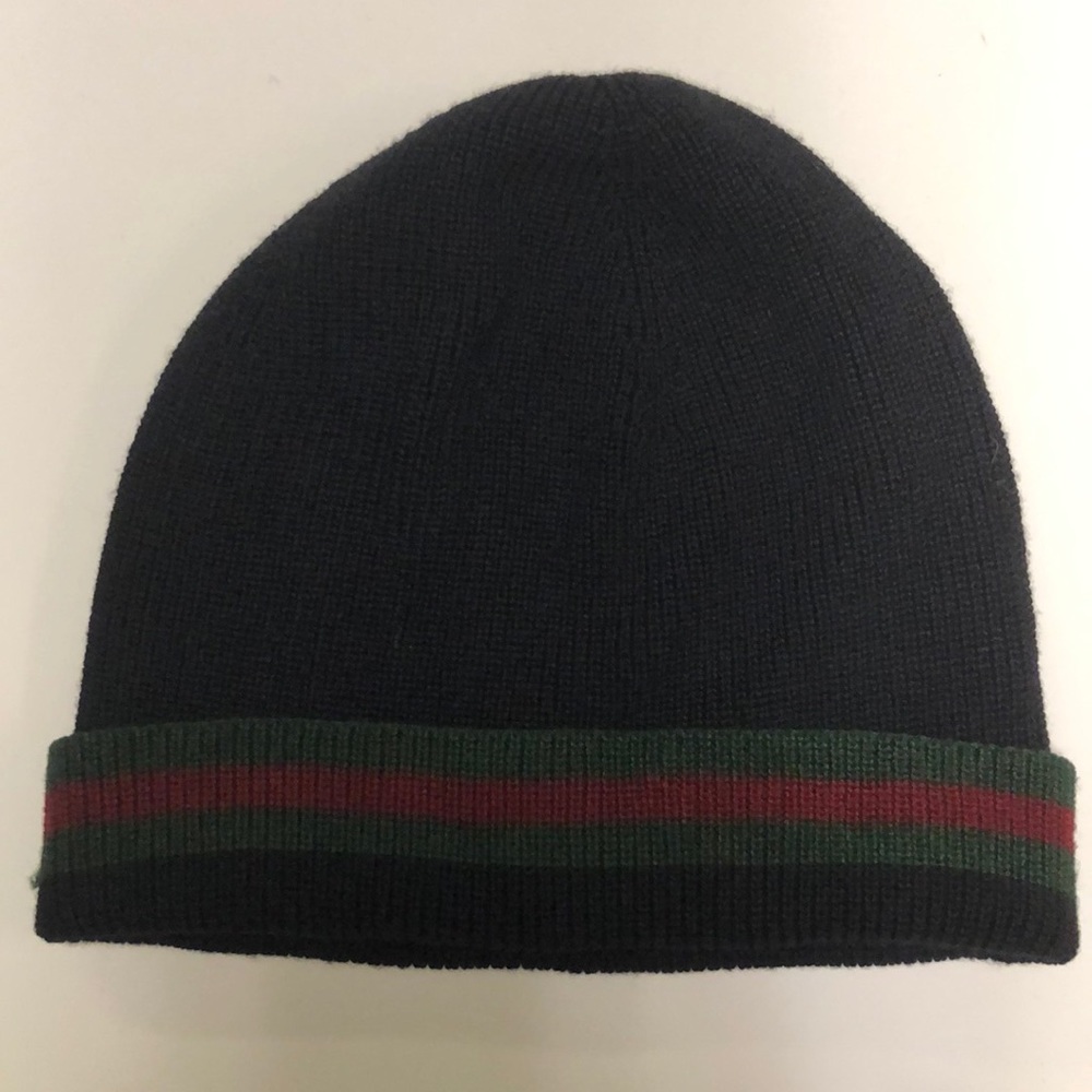 Gucci beanie - used - size large